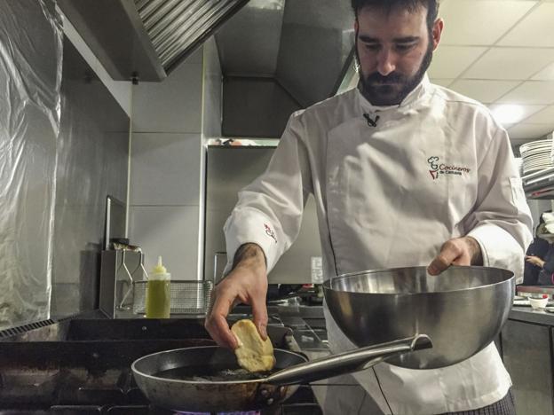 «Las torrijas, con pan de barra y del día anterior»