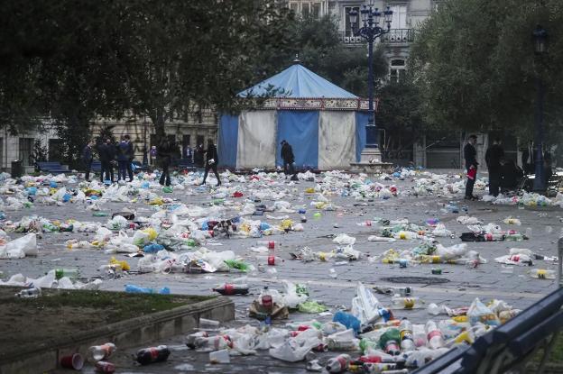 El Ayuntamiento dice que prima la seguridad a las sanciones por el botellón de Año Nuevo