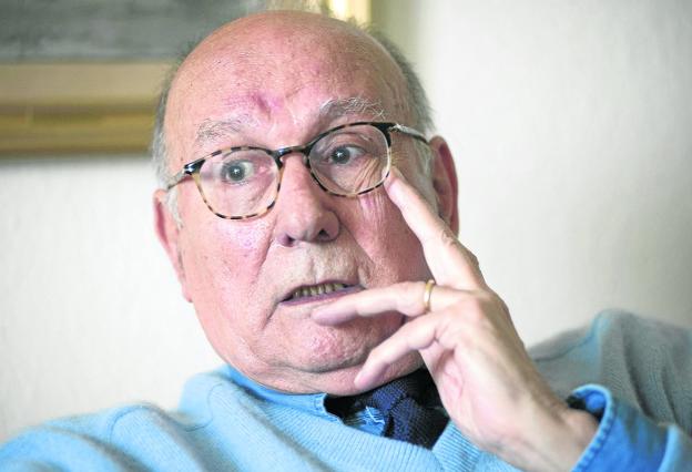 'Cuadernos Hispanoamericanos' publica un estudio sobre el «narrador secreto» Mario Camus