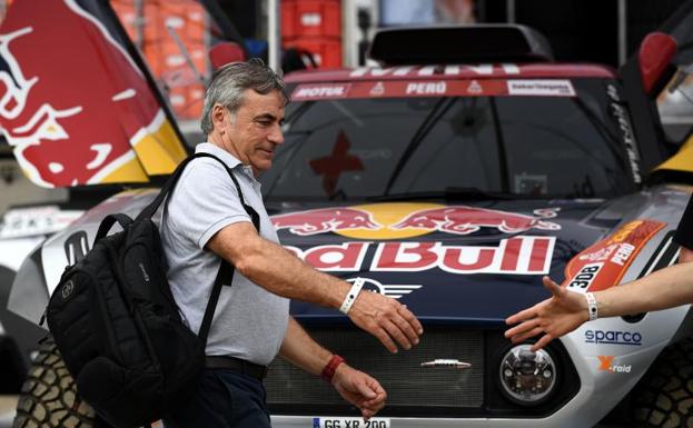 El Dakar más comprimido pone a prueba al rey Carlos Sainz