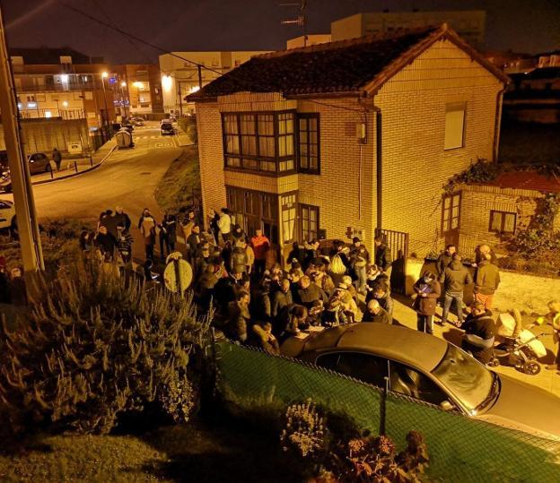 Vecinos de Sierrapando se movilizan contra el traslado de una familia gitana