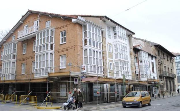 El Ayuntamiento de Reinosa ordena el derribo de los cuatro edificios del centro desalojados