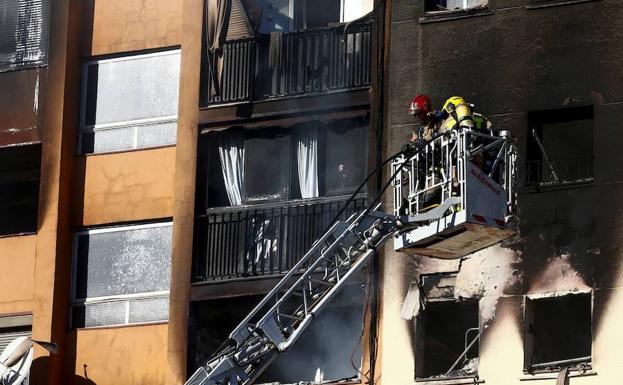 Seis detenidos por el incendio que causó 3 muertos en Badalona