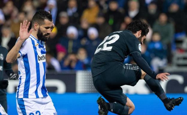 Marcelo va de adelante a atrás e Isco juega poco más de una hora