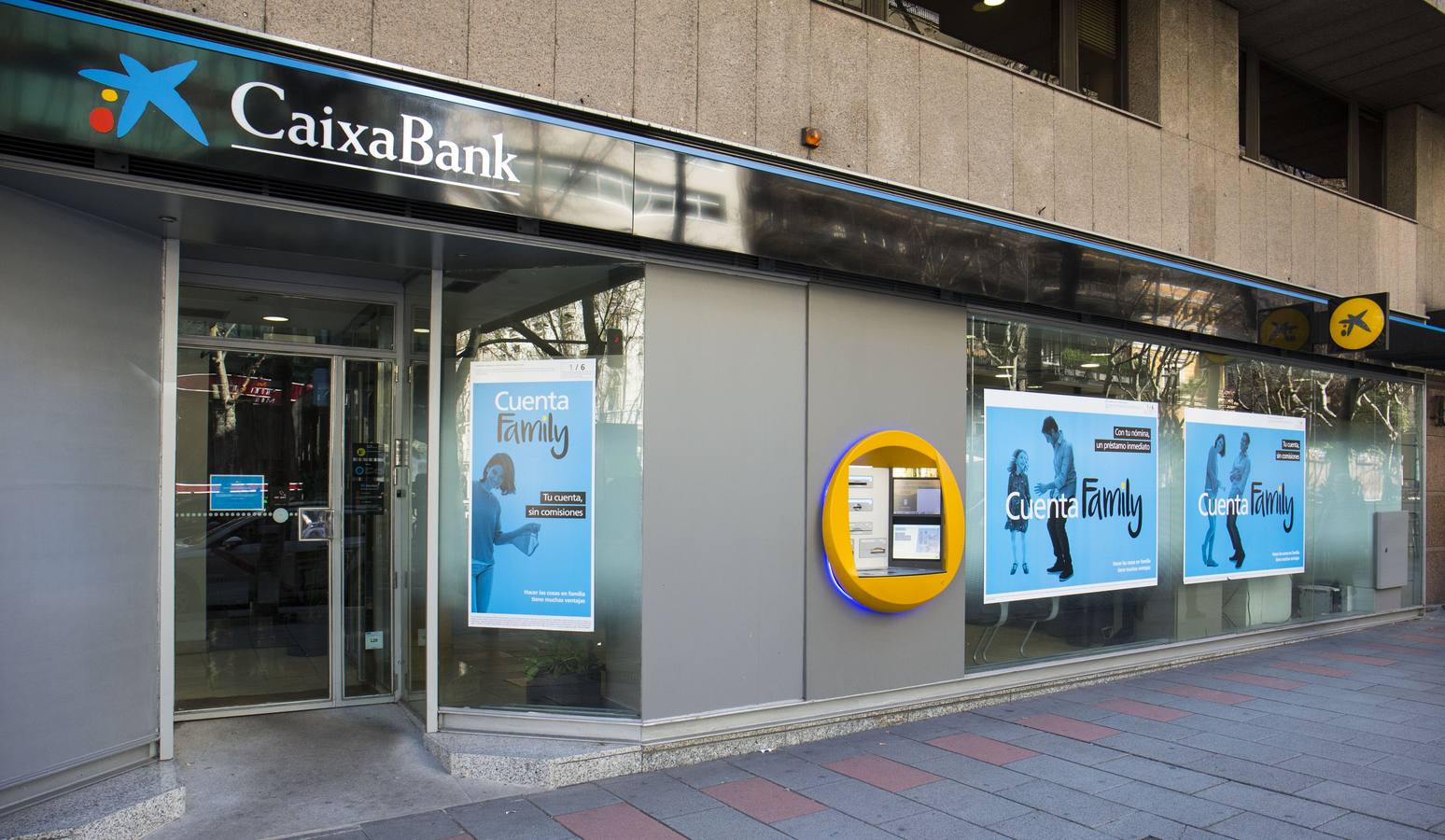 CaixaBank reducirá 20 personas su plantilla en Cantabria y cerrará 9 oficinas