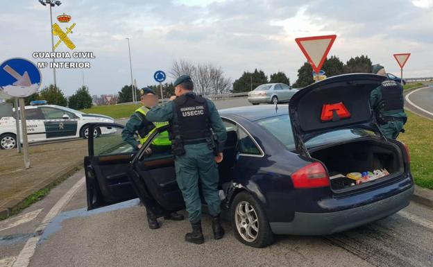 Detenido un vecino de Torrelavega tras darse a la fuga en un control en Maliaño