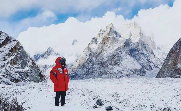 Txikon llega al campo base del K2