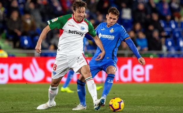 Un gran Getafe barre al Alavés