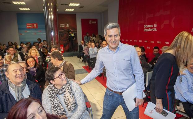 Zuloaga arremete contra Revilla y dice que Cantabria necesita «un presidente a tiempo completo»