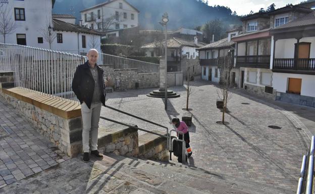 Puente Viesgo estrena la nueva imagen de la plaza del Cuco