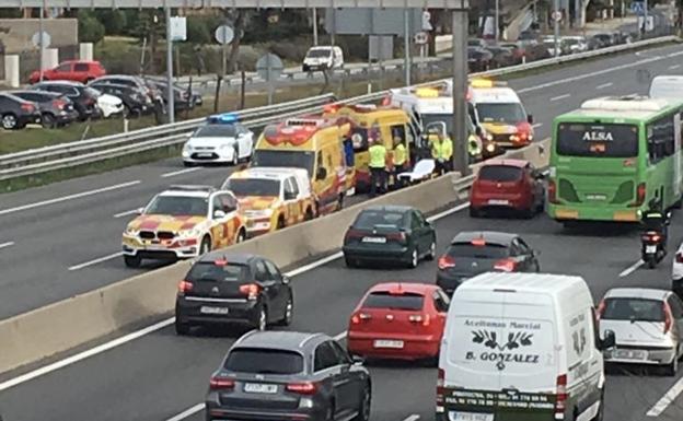 La huelga de los taxistas contra los VTC amenaza con colapsar Madrid y Barcelona