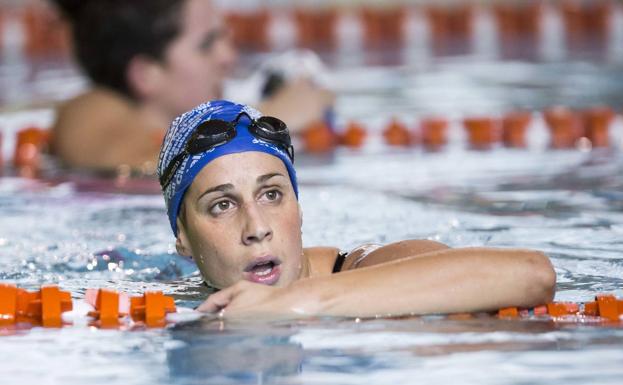 Erika Villaécija, estrella delTorneo de Natación de Camargo