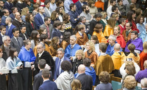 El rector asegura que «la cloaca tiene que estar fuera de la Universidad»