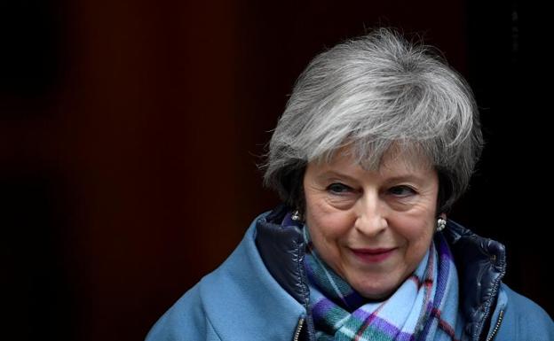 May une su partido pero revienta el 'brexit'