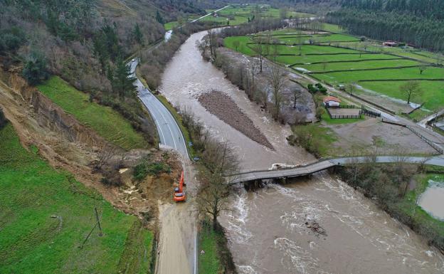 El acceso principal al valle de Cabuérniga no se abrirá hasta dentro de tres semanas