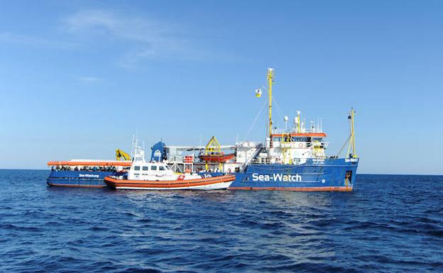 Desembarcan en Sicilia 47 inmigrantes doce días después de su rescate