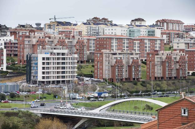 Un juez ordena tirar un edificio en Ernest Lluch y devolver la parcela a sus dueños