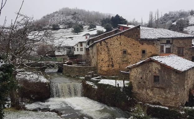 Liébana amanece con 40 centímetros de nieve