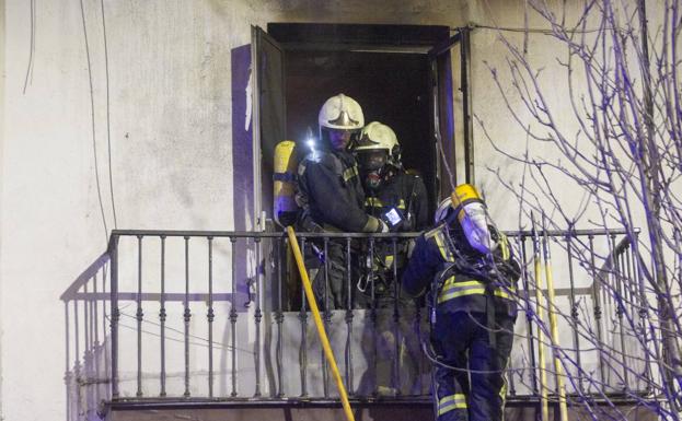 El Ayuntamiento evalúa el estado de los inmuebles afectados por el incendio en la calle Alta