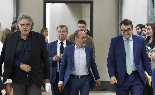 Esquerra y PDeCAT amenazan la continuidad de Sánchez con enmiendas a los Presupuestos
