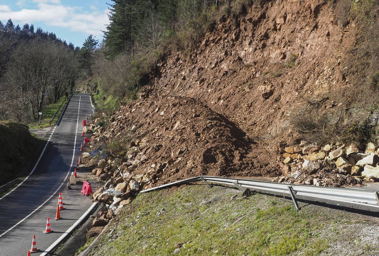 Así marchan algunos de los argayos tras el temporal