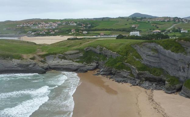 La playa de Antuerta acoge este domingo una jornada de voluntariado ambiental