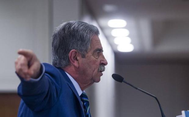 Revilla acusa de «deslealtad» a Hugo Morán por visitar el subfluvial de Santoña sin el Gobierno