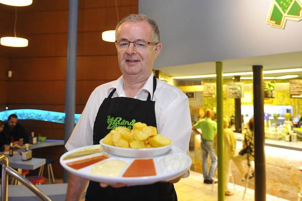 La Rana Verde, tres generaciones entre patatas bravas, alioli y atómicas