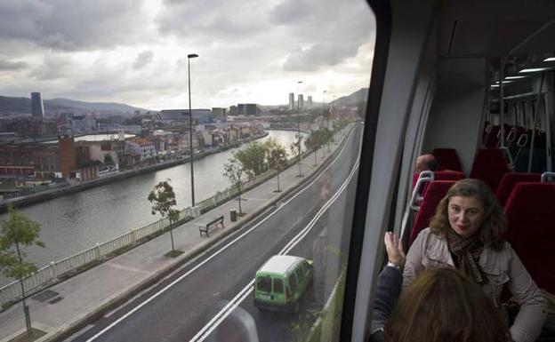 El Gobierno vasco apoya el tren a Santander y lo integra en su planificación