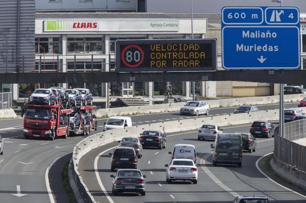 Los radares de tráfico de Cantabria registraron 114 infracciones al día en 2018