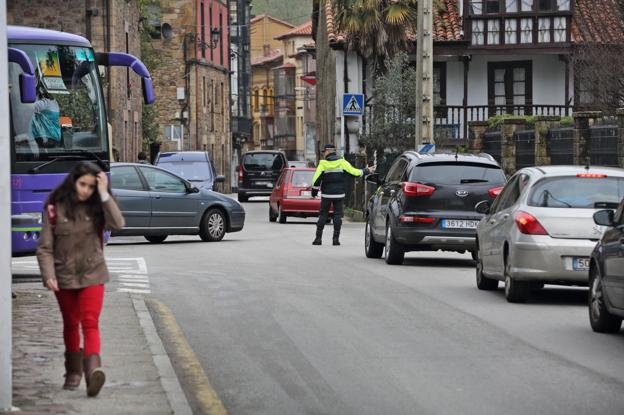 Los alumnos y padres del instituto de Cabezón de la Sal reclaman otra parada