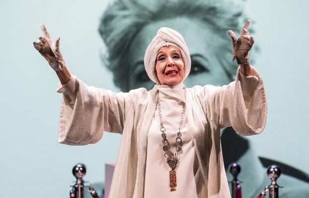 Triple función de Concha Velasco