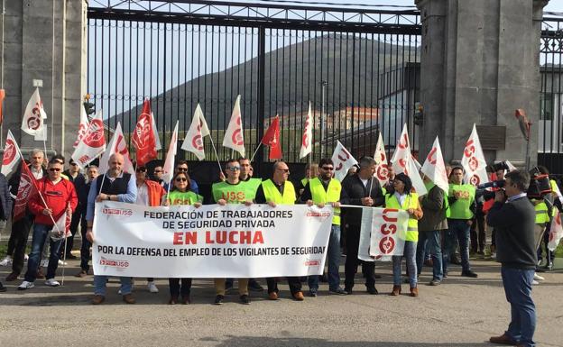 Los vigilantes de El Dueso denuncian que Interior quiere retirar la seguridad privada alrededor de las cárceles