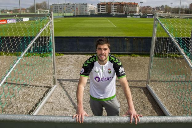 Jon Ander: «Sueño con un ascenso épico, con una gran fiesta. En mi sueño marco yo, no sé por qué»