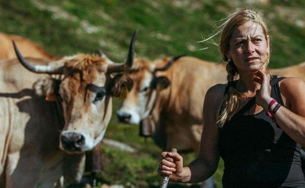 Sin vacas no hay paraíso para la ganadera cántabra Marta García