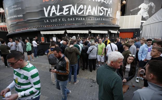 Seis aficionados del Celtic detenidos en Valencia tras agredir a policías