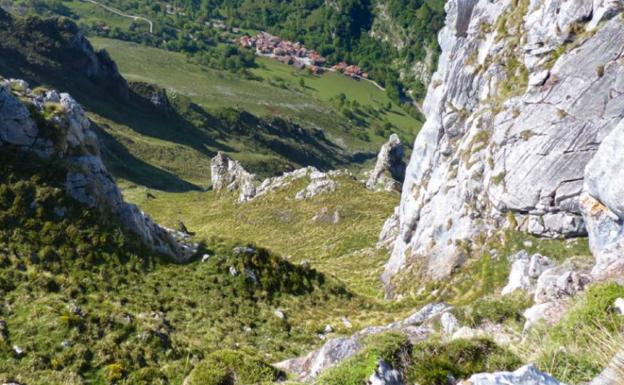 Ruta desde Tielve a la cima de Peña Crimienda, a casi 1.300 metros de altitud