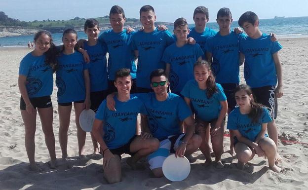 Un equipo del IES Lópe de Vega de Cayón participará en el Mundial de frisbee en Francia