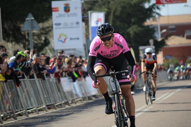 El Gomur inicia la temporada con un podio de Ángel Fuentes