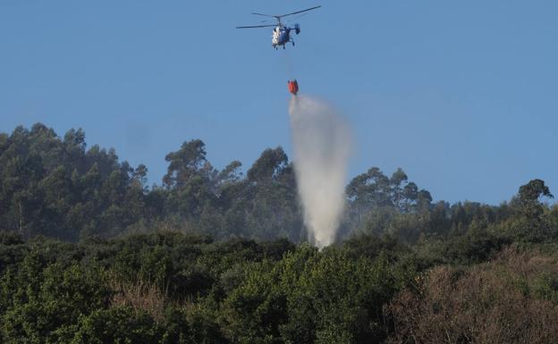 Cuatro incendios permanecen activos en Cantabria, uno en el Parque Natural de Picos de Europa