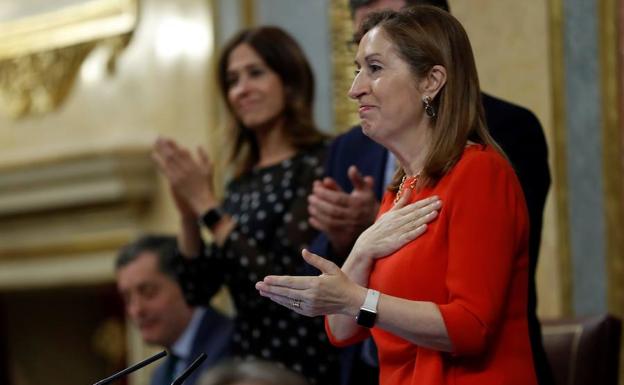 Pastor reivindica el «respeto» entre diputados en la despedida de la legislatura