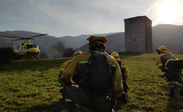 El incendio de Picos de Europa, el único que continúa activo a última hora de este jueves