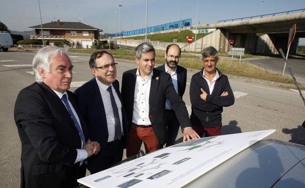 Fomento invertirá 440.000 euros para mejorar la seguridad de la rotonda de Tanos