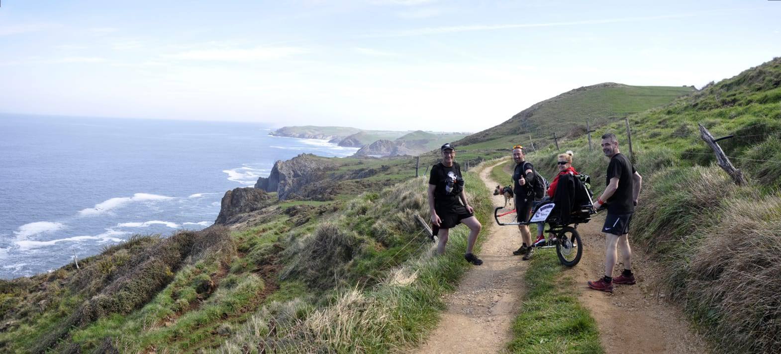 Ruta adaptada y en familia por los acantilados de Alfoz de Lloredo