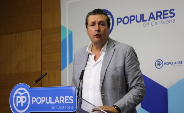 El PP pide a Zuloaga que devuelva los trenes a Cantabria o que dimita