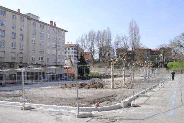 La renovación de la Plaza de Los Caños finalizará a lo largo del mes de abril