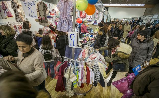 Cerca de 60 establecimientos participan desde este viernes en la Feria del Stock de Santander
