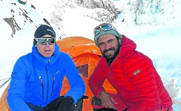 Txikon permanece en el Nanga para la búsqueda de dos montañeros desaparecidos