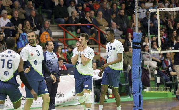 El Textil Santanderina logra por quinta vez consecutiva la permanencia en la Superliga Masculina