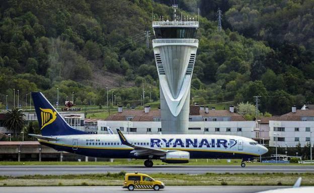 La odisea de 150 pasajeros de Ryanair para volar de Santander a Escocia